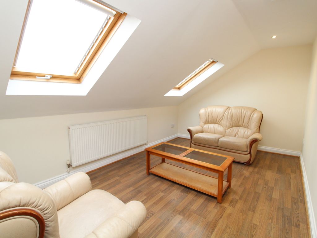 3 bed flat to rent in Eastbourne Avenue, Gateshead NE8, £600 pcm Zoopla