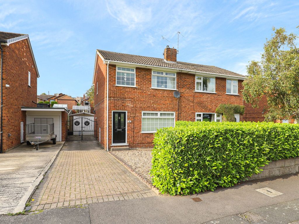 3 bed semidetached house for sale in Cartmel Crescent, Chesterfield