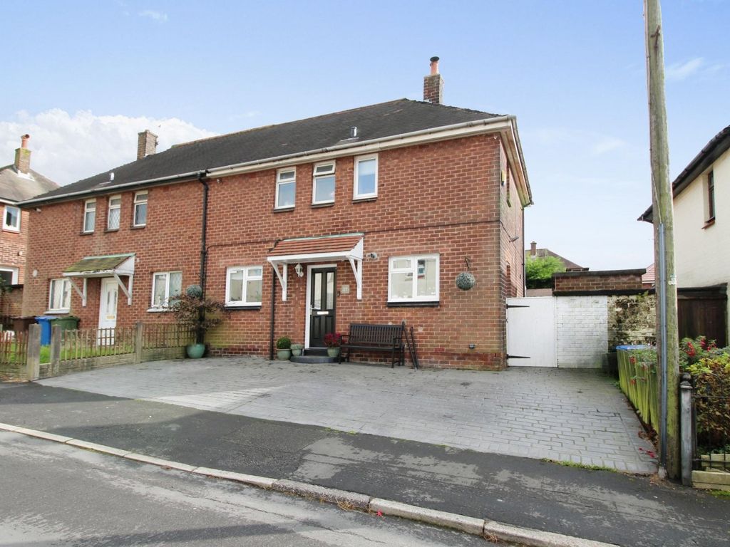 3 bed semidetached house for sale in Thirlmere Road, Chorley
