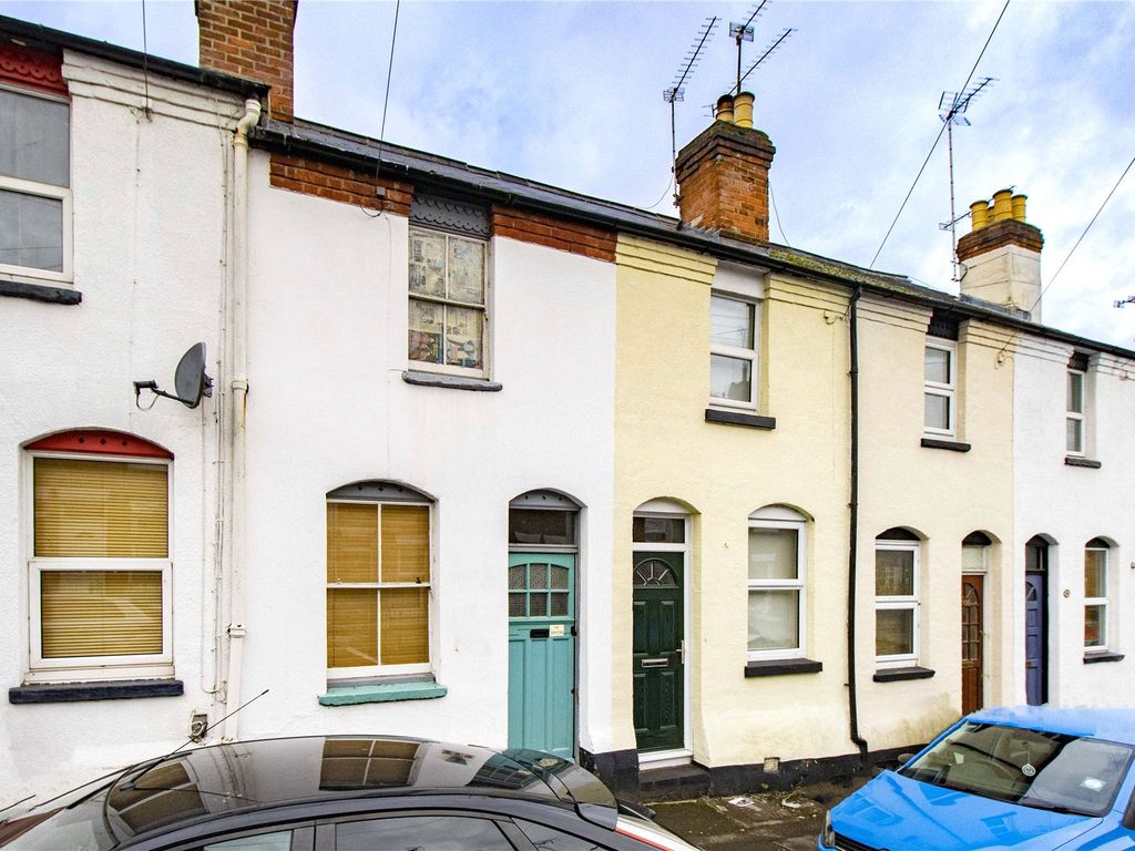 2 bed terraced house to rent in Blenheim Gardens, Reading, Berkshire
