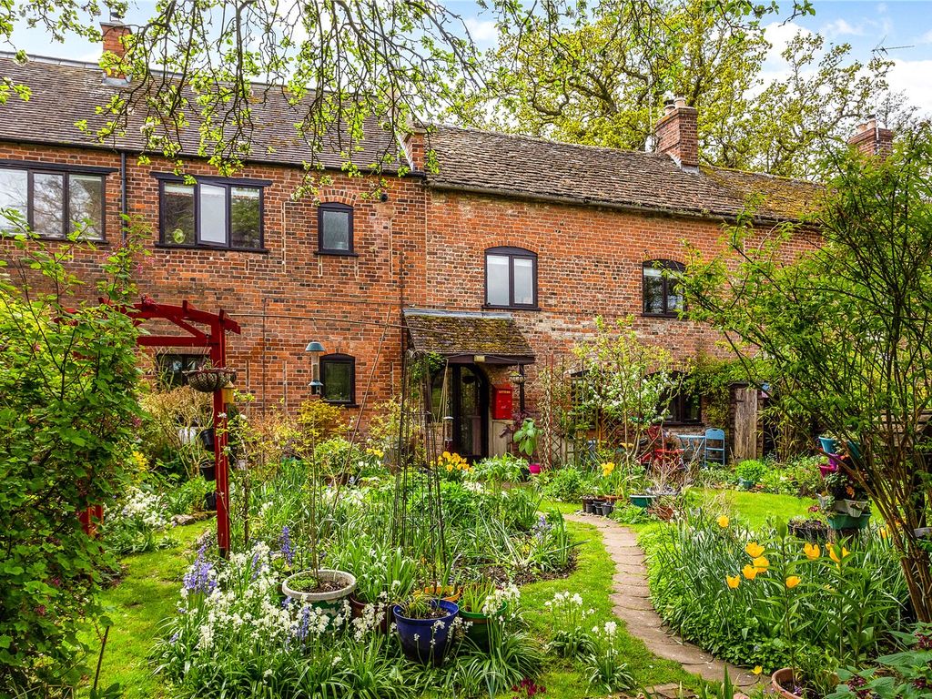 4 bed barn conversion for sale in Beards Mill, Leonard Stanley