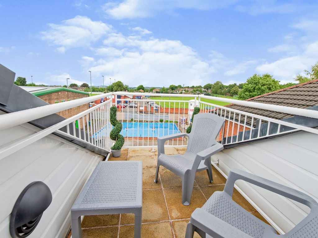 2 bed flat for sale in Lagentium Plaza, Glasshoughton, Castleford, West