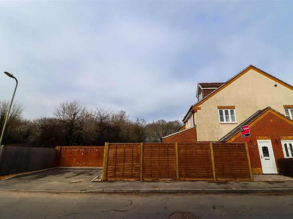 2 bed property for sale in Browning Road, Church Crookham, Fleet GU52