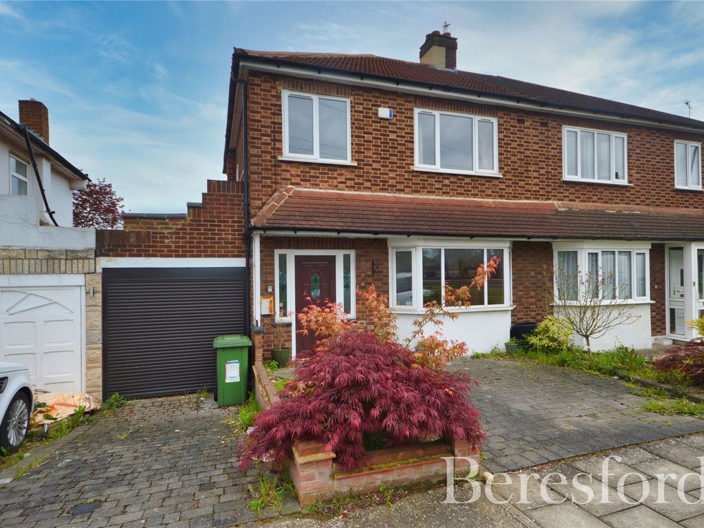 3 bed semidetached house for sale in Millbrook Gardens, Gidea Park RM2