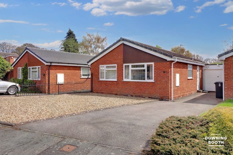 2 bed detached bungalow for sale in Chaucer Close, Lichfield WS14 Zoopla
