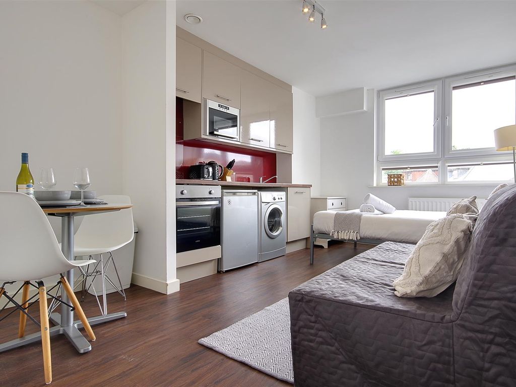 Studio to rent in Old Christchurch Road, Bournemouth BH1 Zoopla
