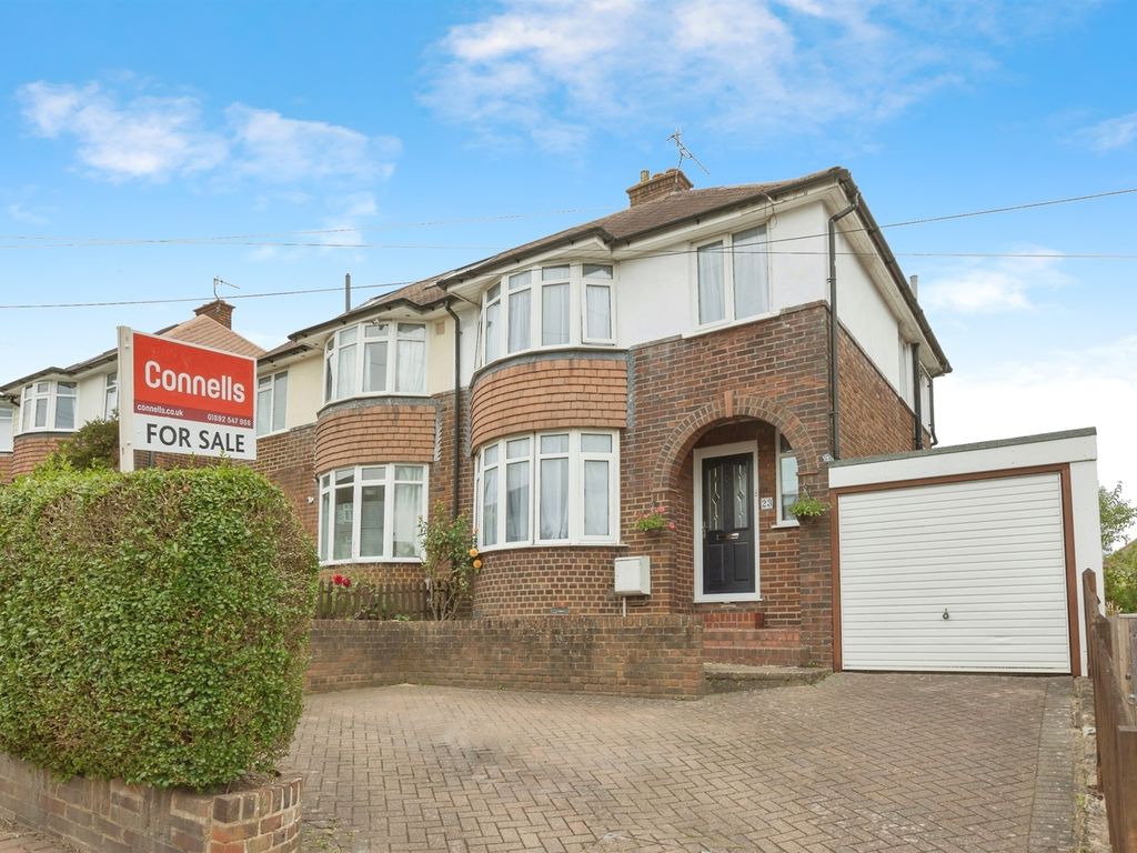 3 bed semidetached house for sale in Highfield Road, Tunbridge Wells