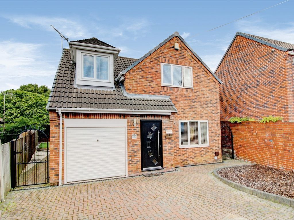 3 bed detached house for sale in Vicarage Close, South Kirkby, Pontefract WF9, £230,000 Zoopla