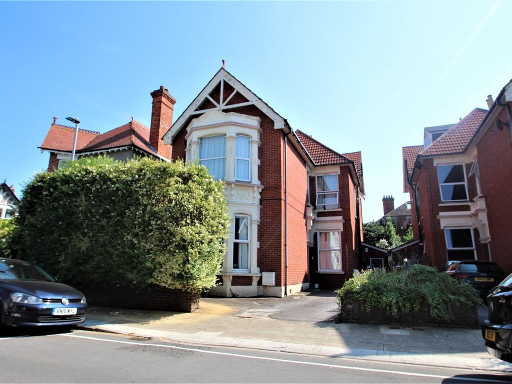 1 bed flat to rent in Avenue, Southsea PO4, £725 pcm Zoopla