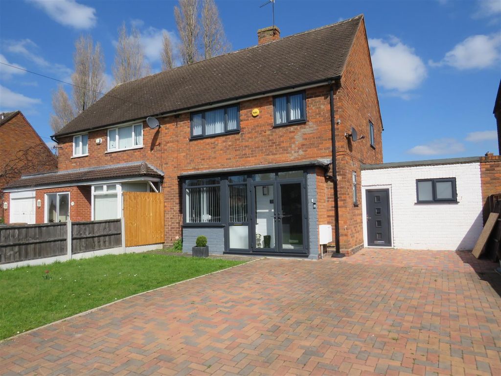 3 bed semidetached house for sale in Laburnum Avenue, Kingshurst