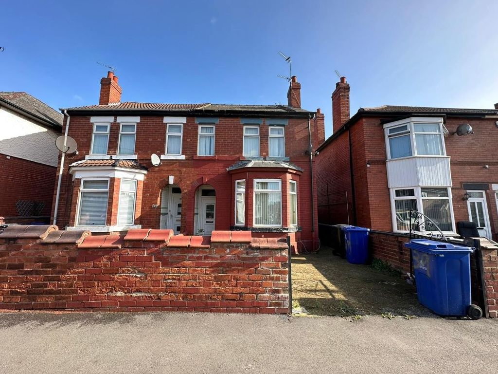 3 bed semidetached house for sale in 39 Chequer Road, Doncaster, South Yorkshire DN1, £40,000