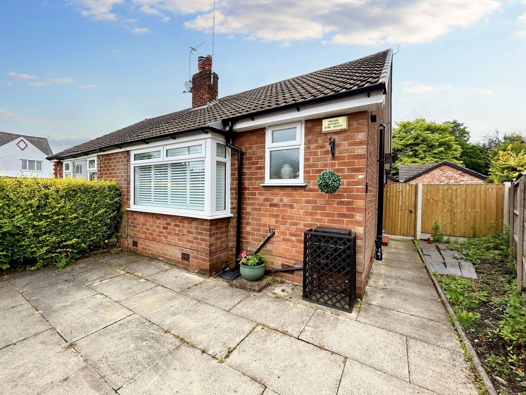 1 bed semidetached bungalow for sale in Elm Crescent, Worsley M28 Zoopla