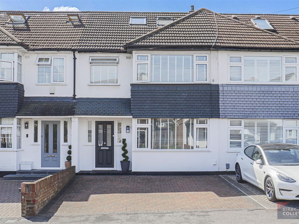 4 bed terraced house for sale in Varney Close, Cheshunt, Waltham Cross