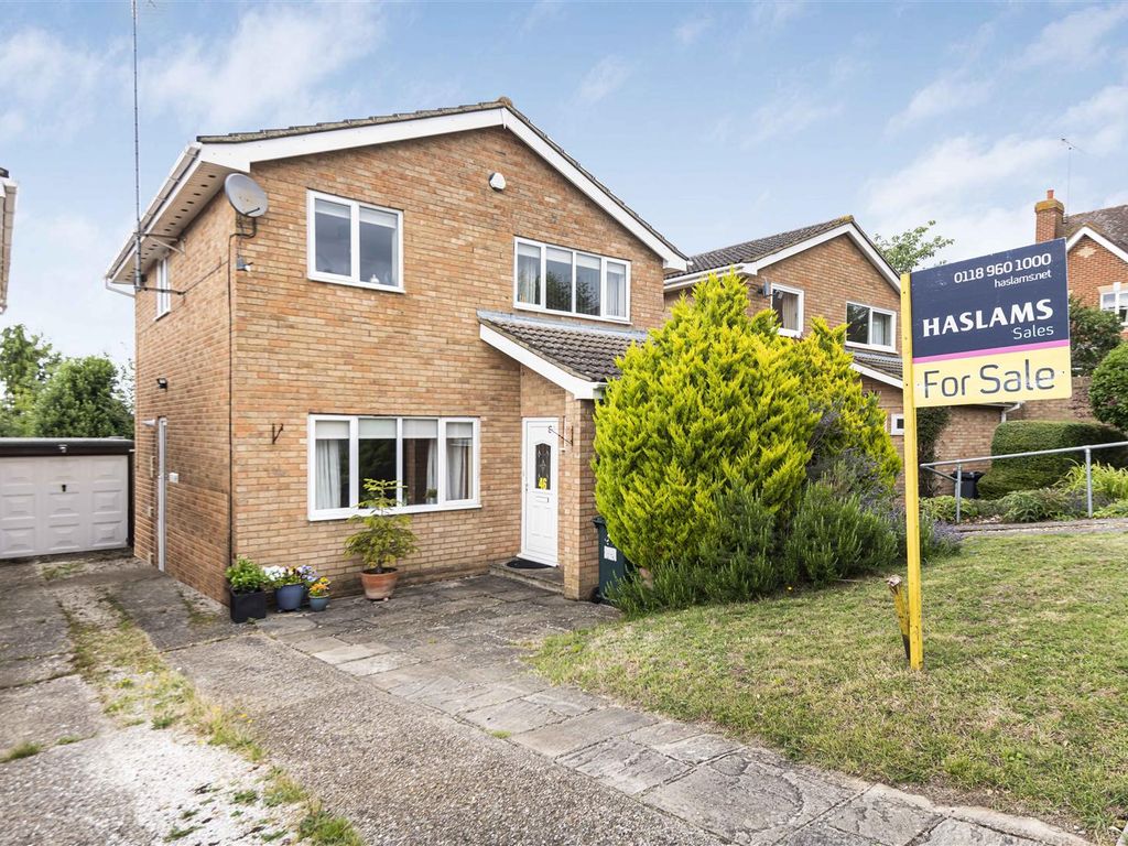 4 bed detached house for sale in Calder Close, Tilehurst, Reading RG30