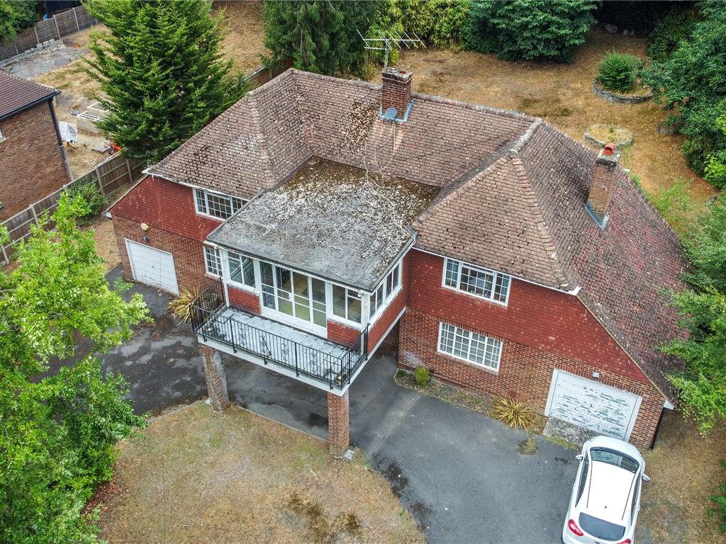 5 bed detached house for sale in Park Avenue, Camberley, Surrey GU15, £