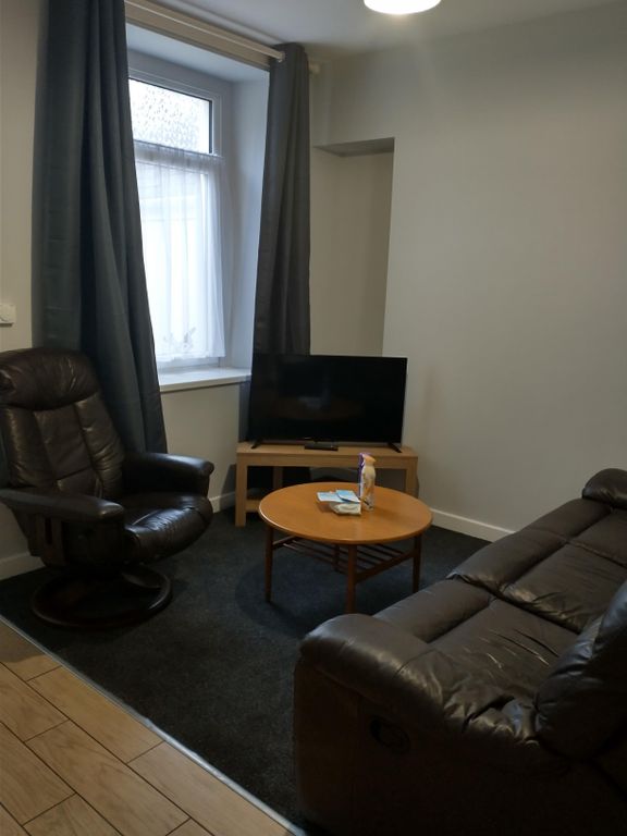 3 bed property to rent in Sebastopol Street, St Thomas, Swansea SA1, £