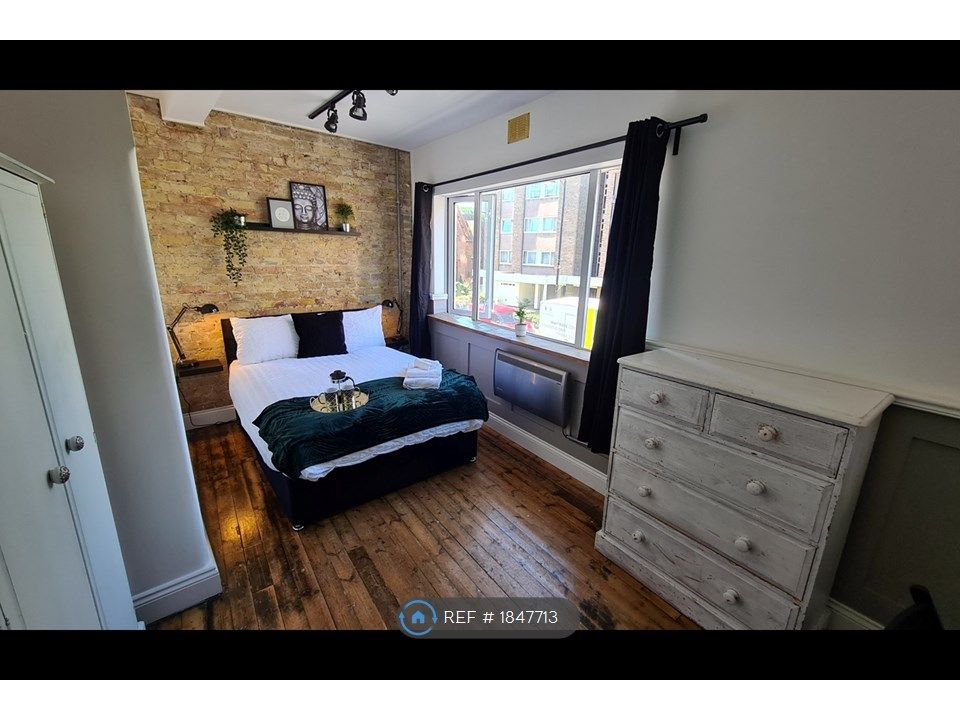 1 bed flat to rent in Broadway West, LeighOnSea SS9, £1,895 pcm Zoopla