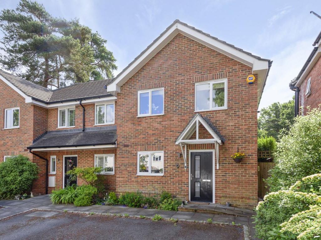 3 bed end terrace house to rent in College Town, Sandhurst GU47 Zoopla