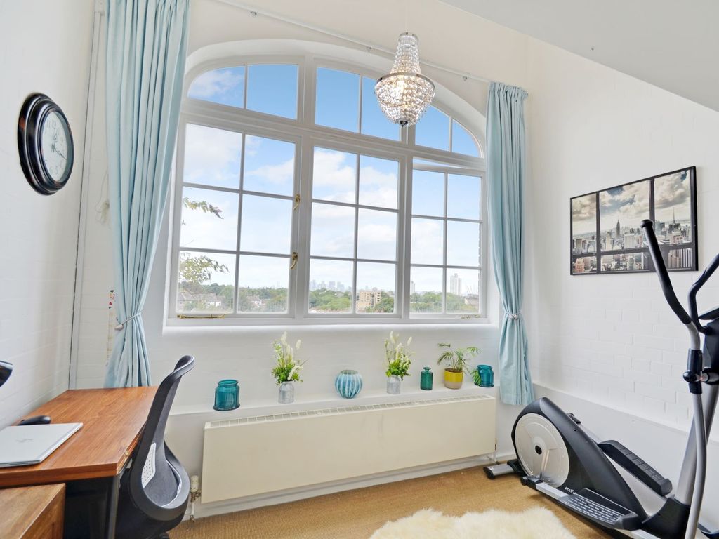 Bloomfield Road, London SE18