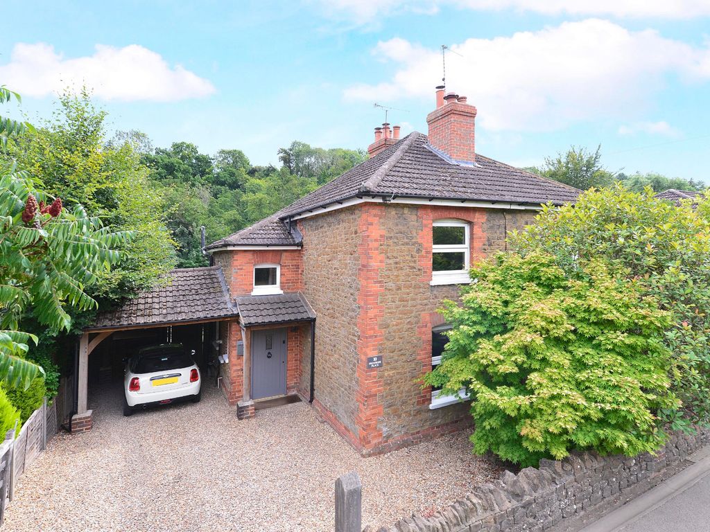 2 bed semidetached house for sale in Portsmouth Road, Godalming