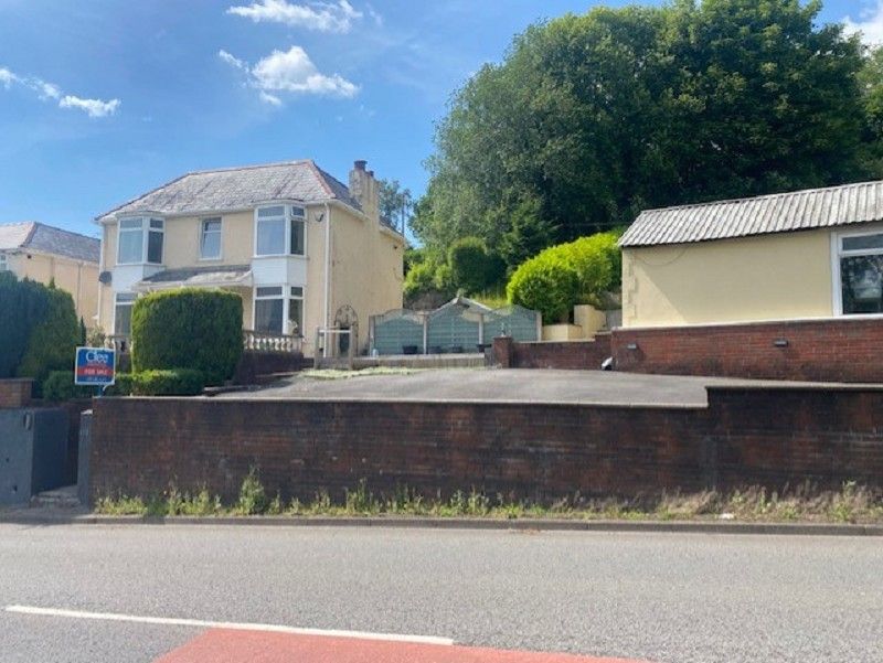 3 bed detached house for sale in 12 Heol Y Glyn, Glynneath, Neath