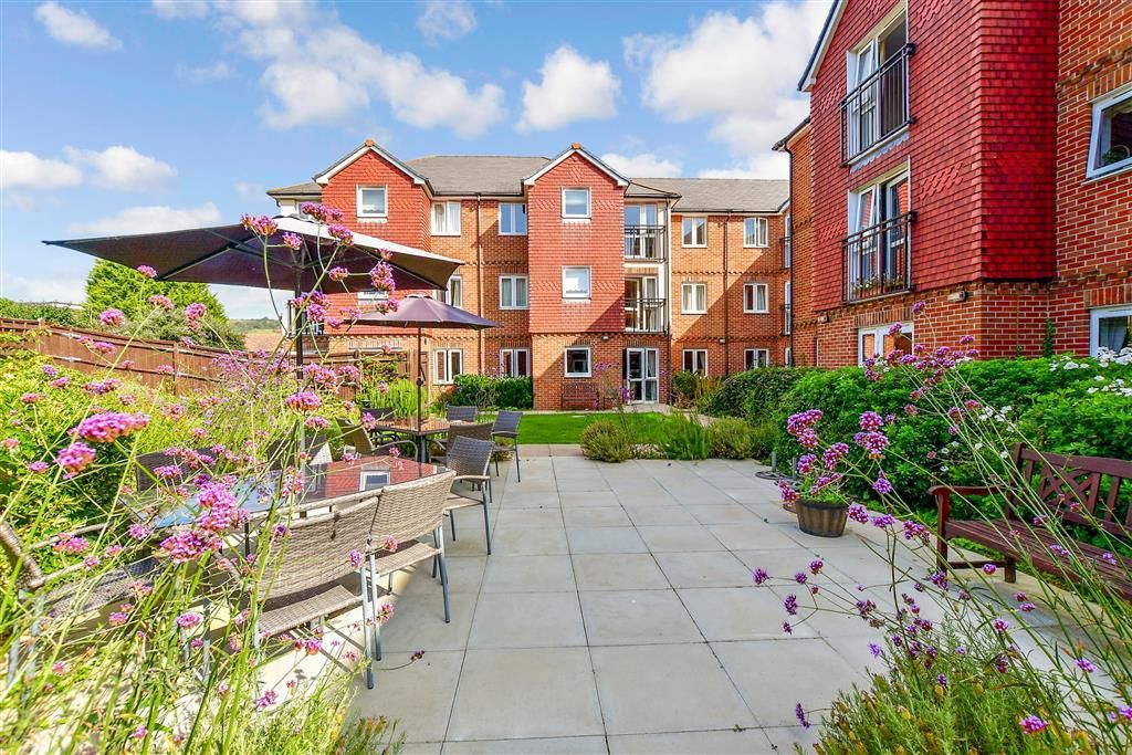 1 bed flat for sale in Stanley Road, Folkestone, Kent CT19, £70,000