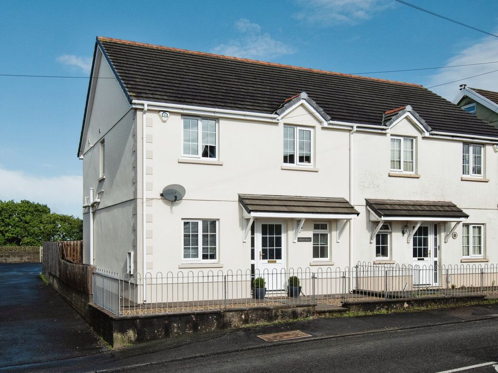 3 bed semidetached house for sale in Bethania Road, Upper Tumble, Llanelli, Carmarthenshire