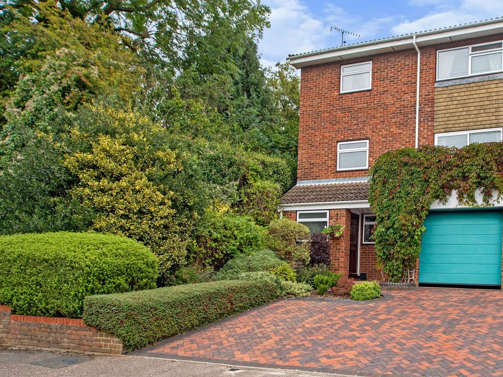 4 bed town house for sale in Walnut Grove, Hemel Hempstead HP2 Zoopla