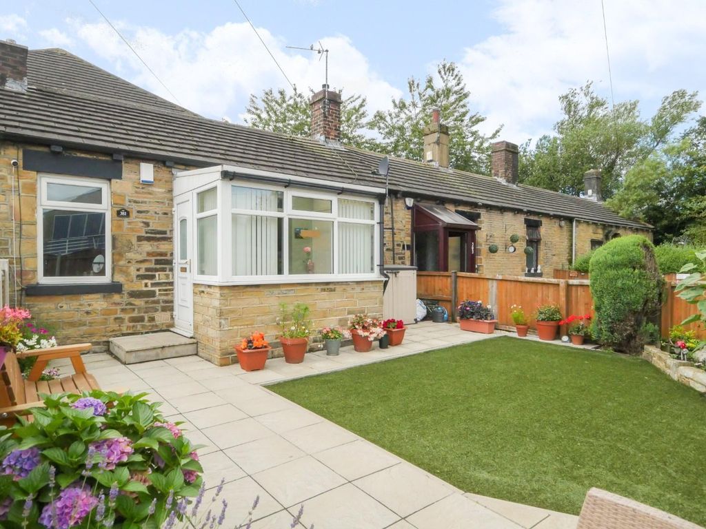 2 bed bungalow for sale in Cutler Heights Lane, Bradford BD4, £135,000