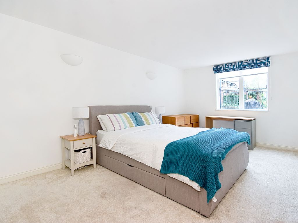 1 bed flat to rent in Carlton Gate, Admiral Walk, Maida Vale, London W9