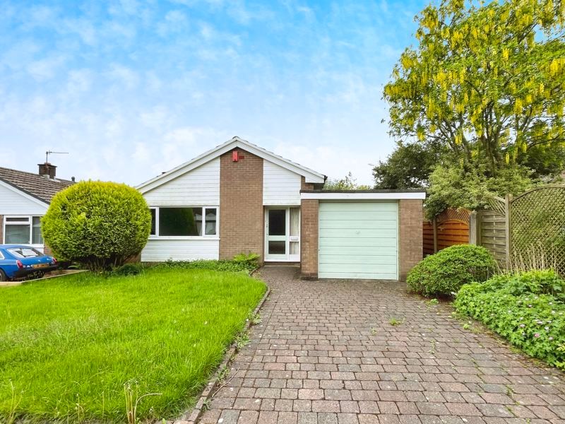 3 bed detached bungalow for sale in Lower Meadow, Edgworth, Turton
