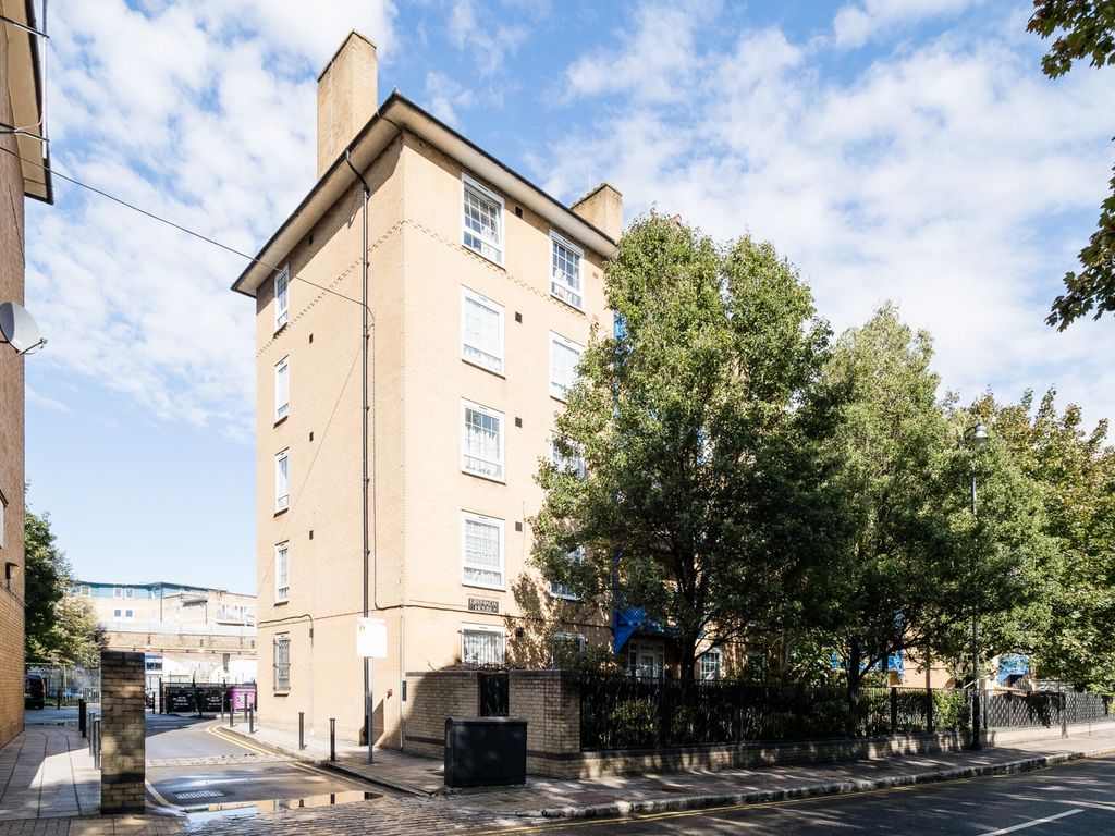 2 bed flat for sale in Grenada House, Limehouse Causeway, Westferry E14