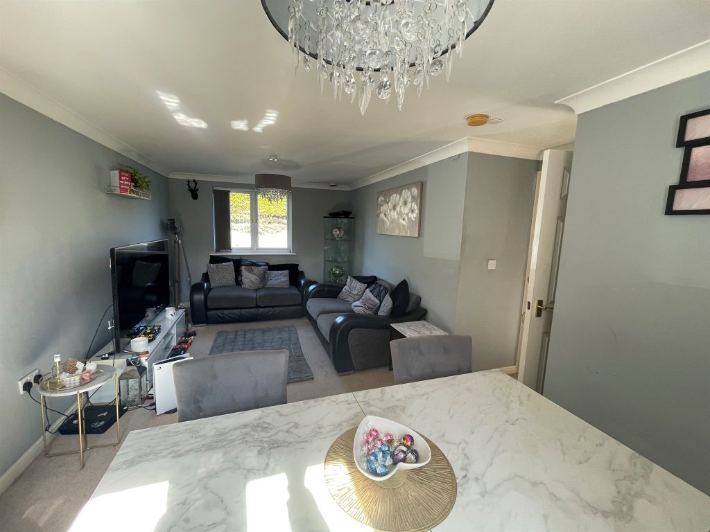 2 bed flat for sale in Golden Mile View, Newport NP20 Zoopla