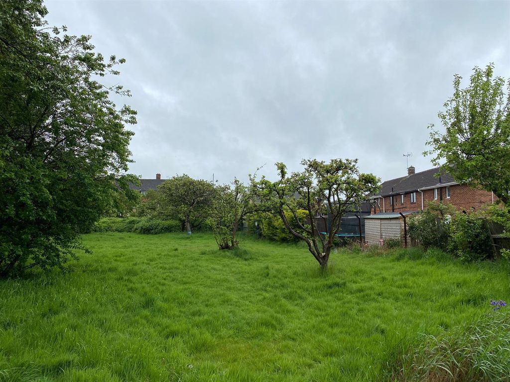 Land for sale in Hawton Lane, New Balderton, Newark NG24 Zoopla
