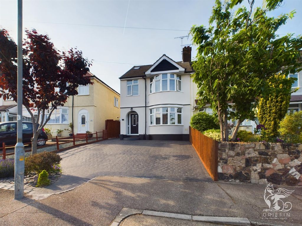 4 bed property for sale in Maycroft Avenue, Grays RM17, £475,000 Zoopla