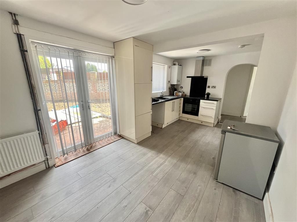 3 bed property to rent in Newlands Drive, Forest Town, Mansfield NG19