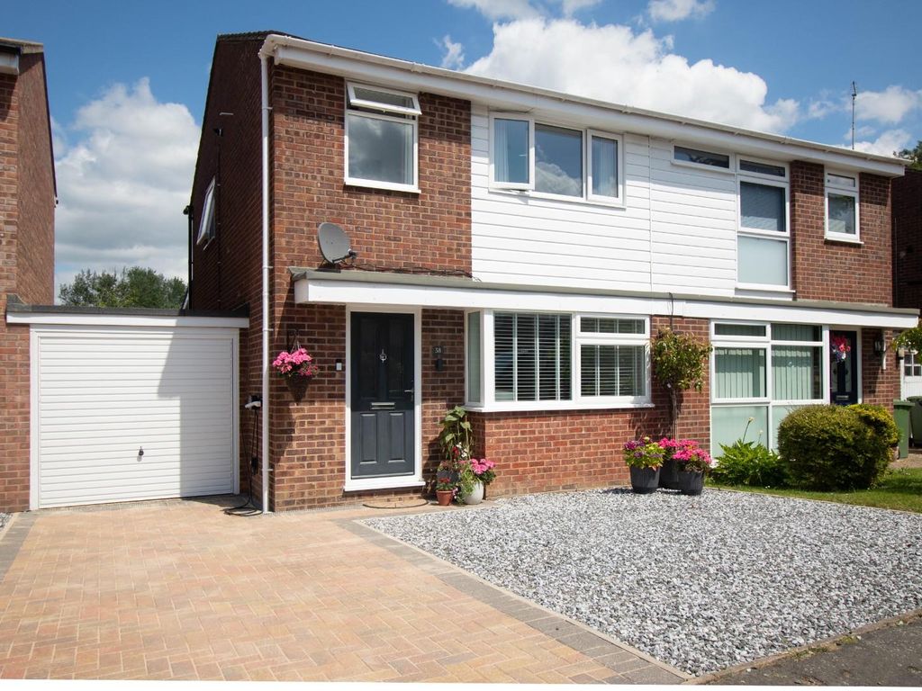 3 bed semidetached house for sale in Ellison Lane, Hardwick, Cambridge