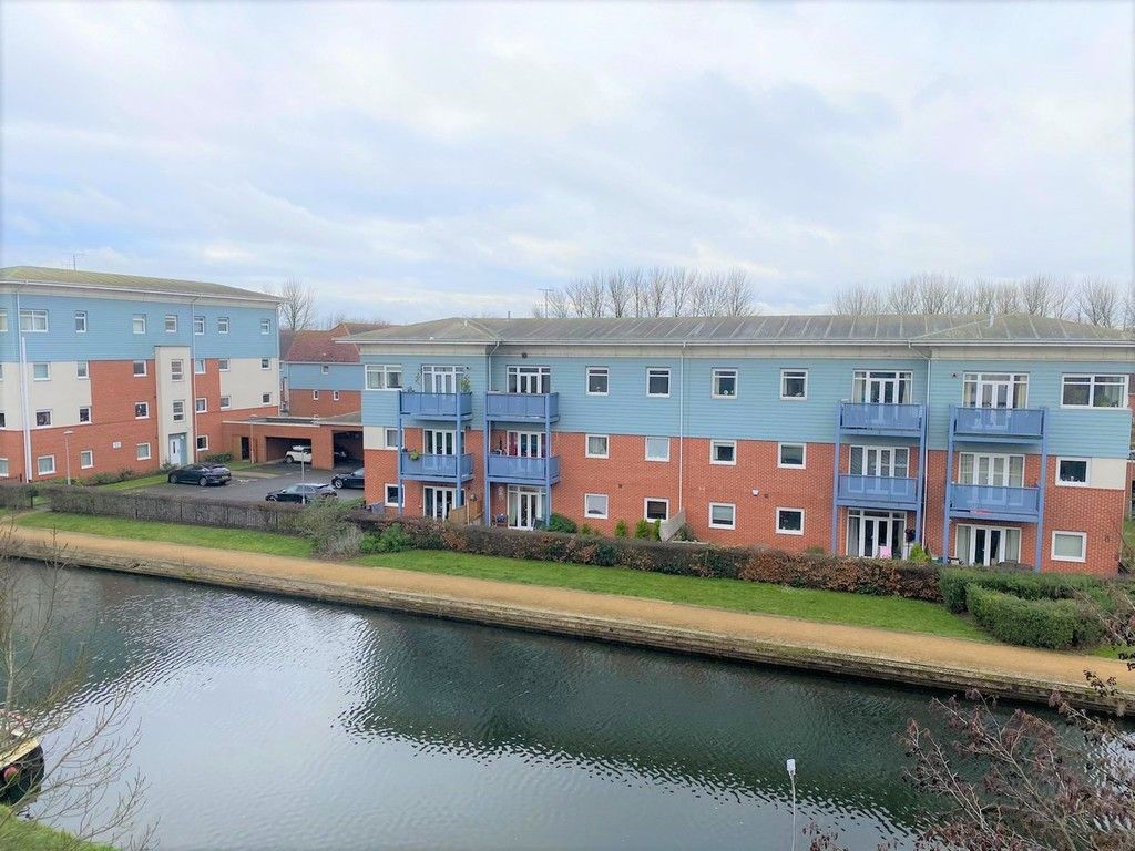 4 bed end terrace house to rent in Wraysbury Drive, West Drayton UB7