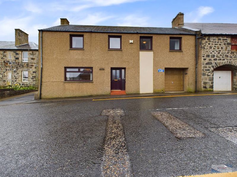 3 bed semidetached house for sale in High Street, Macduff AB44, £