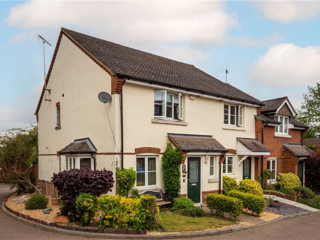 3 bed end terrace house for sale in Bartholomew Green, Markyate, St