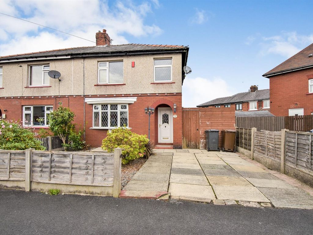 3 bed semidetached house for sale in Malton Road, Mosley Common