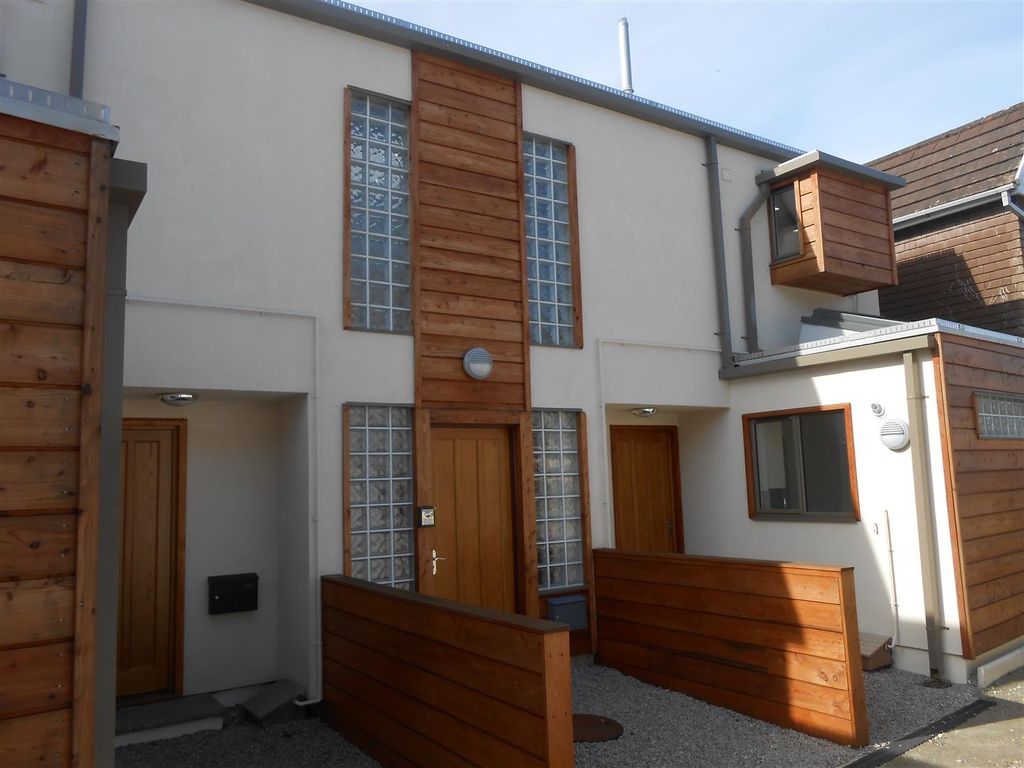 1 bed flat to rent in Mill Road, Okehampton EX20, £595 pcm Zoopla