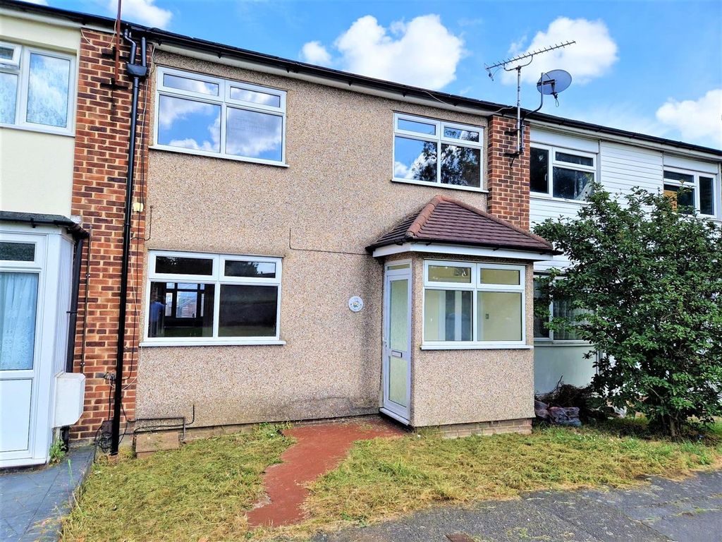 3 bed terraced house to rent in Rectory Road, Pitsea, Basildon SS13