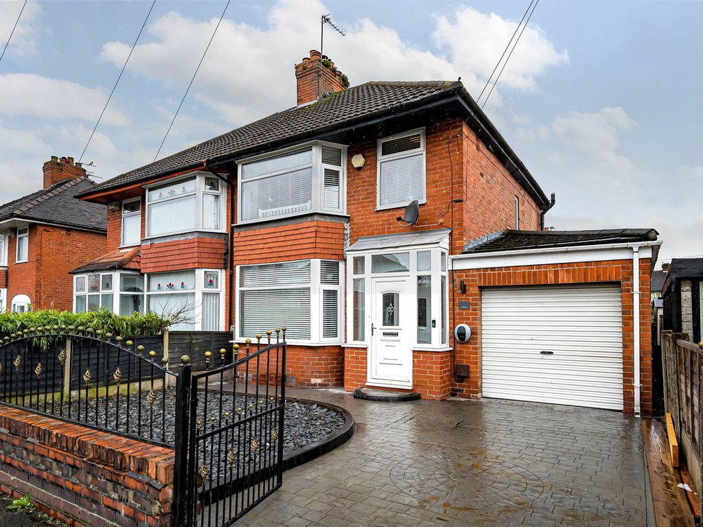 3 bed semidetached house for sale in Kirkway, Manchester M9, £260,000