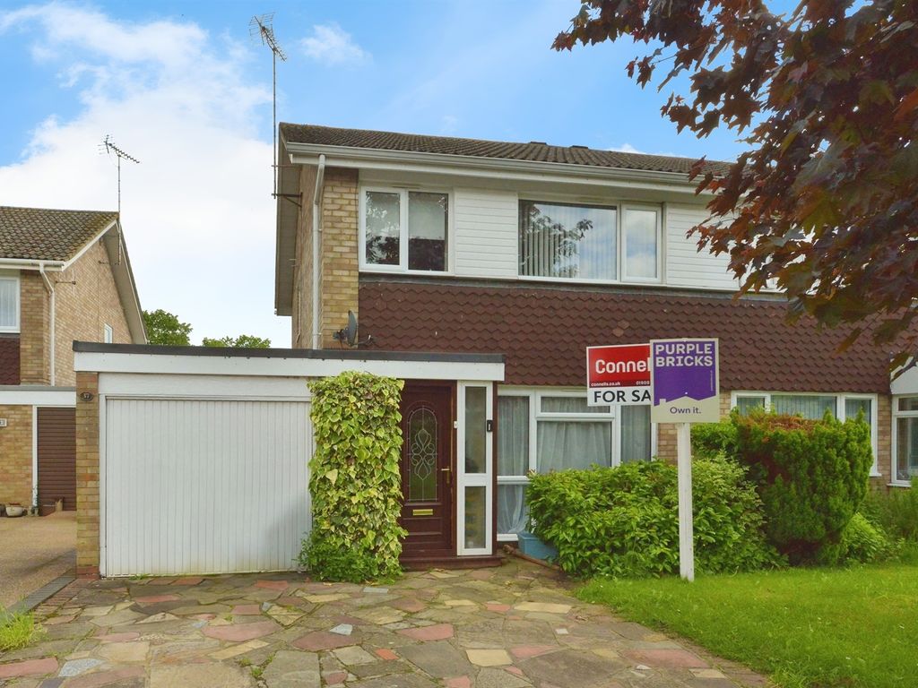 3 bed semidetached house for sale in Blackdown, Fullers Slade, Milton