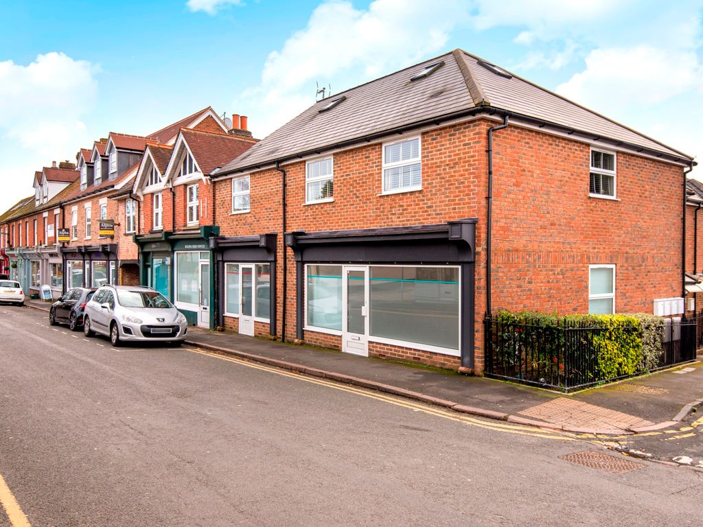 Studio To Rent In Egham at Geraldine Sayer blog