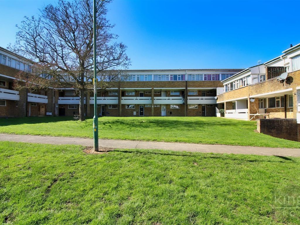 1 bed flat for sale in Brockles Mead, Harlow CM19, £160,000 Zoopla