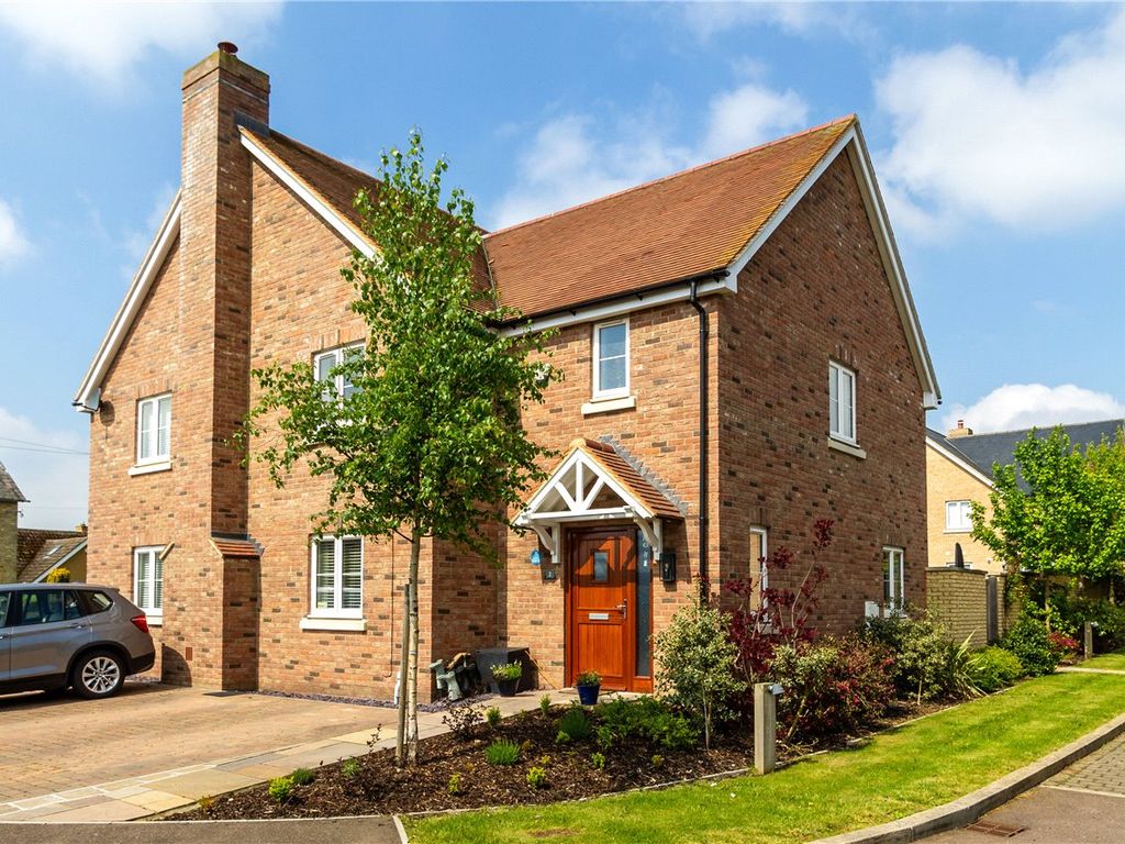 3 bed semidetached house for sale in Sandy Heath Close, Shillington