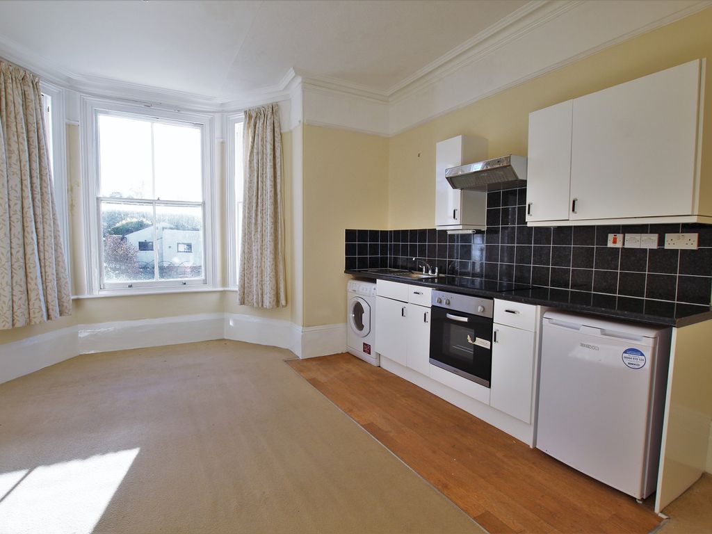 1 bed flat to rent in Epsom Road, Guildford GU1, £1,250 pcm Zoopla