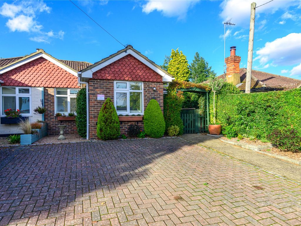 3 bed bungalow for sale in Chobham, Woking, Surrey GU24 Zoopla